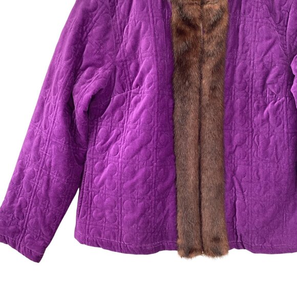Liz Claiborne Womens Quilted Jacket Coat Size Medium Velvet Purple Faux Fur Trim - Picture 3 of 9